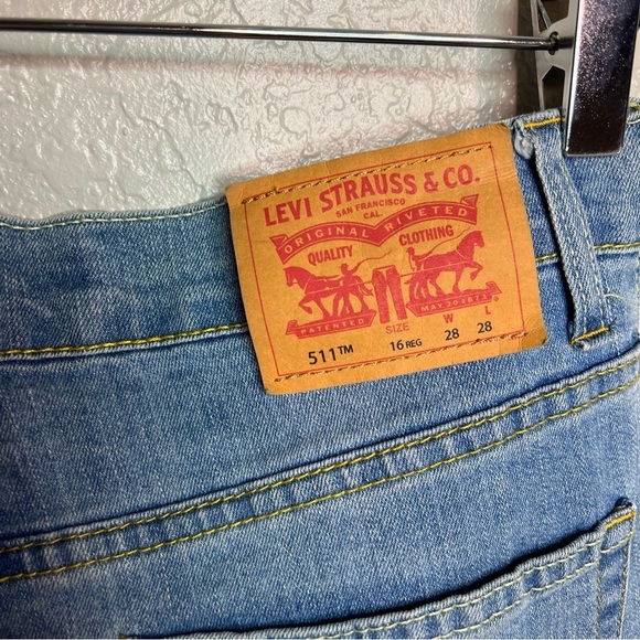 BNWOT Levis LightWash Slim Fit Jeans - Picture 5 of 9